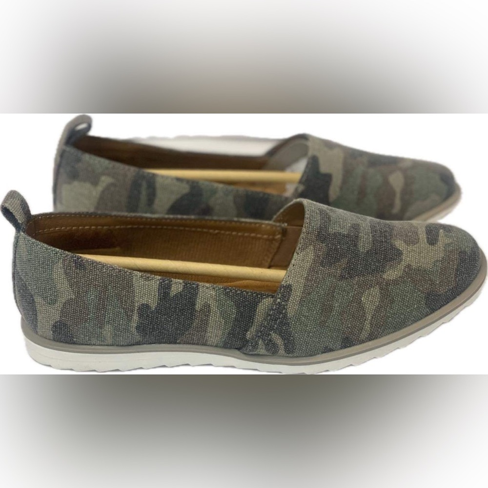 BRAND NEW- Eurosoft by Sofft Women’s Robyn Camo Slip-Ons